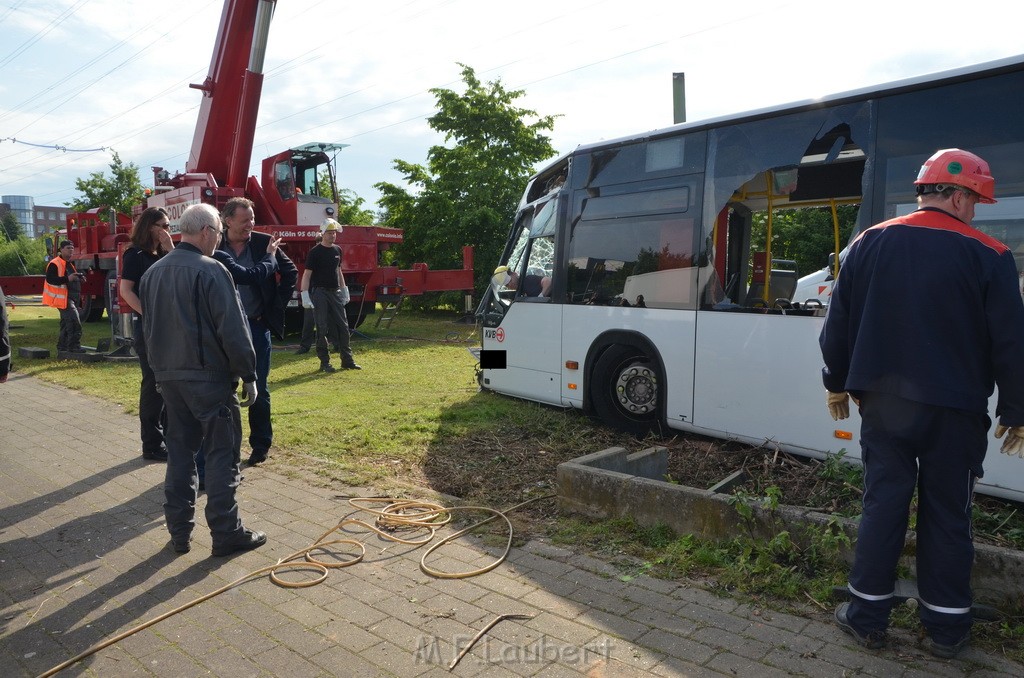 Endgueltige Bergung KVB Bus Koeln Porz P326.JPG - Miklos Laubert